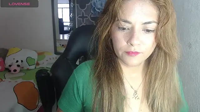 Snapshot of karamirror_ chatting on 7, 4, 2026 karamirror online show from 7, 4, 2026