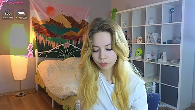 Snapshot of Wendy_Cutie chatting on 12, 9, 2025 Wendy Cutie online show from 12, 9, 2025