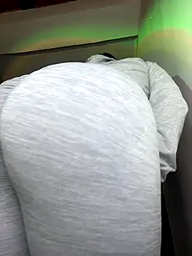 Snapshot of Amelia_laurent chatting on 27, 11, 2025 Amelia laurent online show from 27, 11, 2025