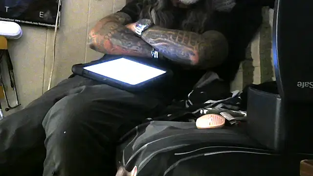 Snapshot of crassanova chatting on 22, 4, 2026 crassanova online show from 22, 4, 2026