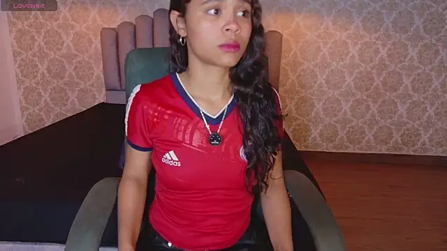 Snapshot of Kristall_06 chatting on 11, 11, 2025 Kristall 06 online show from 11, 11, 2025