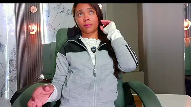 Snapshot of Kristall_06 chatting on 23, 11, 2025 Kristall 06 online show from 23, 11, 2025