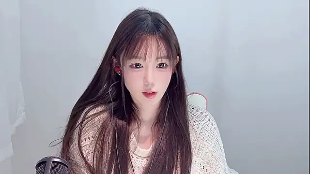 Snapshot of Xiao-runbao chatting on 23, 10, 2025 Xiao-runbao online show from 23, 10, 2025