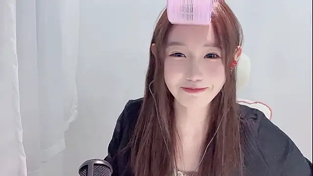 Snapshot of Xiao-runbao chatting on 24, 10, 2025 Xiao-runbao online show from 24, 10, 2025