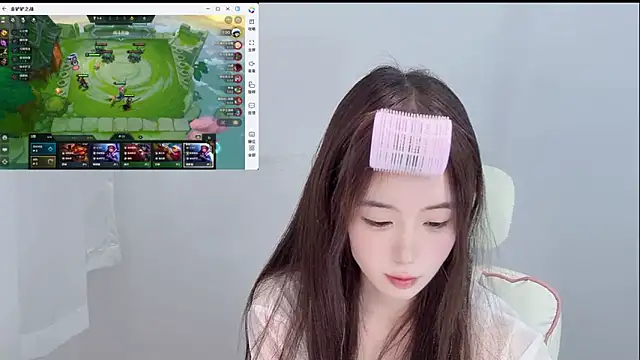 Snapshot of Xiao-runbao chatting on 28, 10, 2025 Xiao-runbao online show from 28, 10, 2025