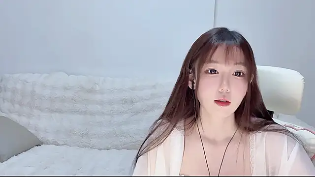 Snapshot of Xiao-runbao chatting on 11, 11, 2025 Xiao-runbao online show from 11, 11, 2025