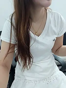 Snapshot of susu_baby chatting on 19, 4, 2026 susu baby online show from 19, 4, 2026