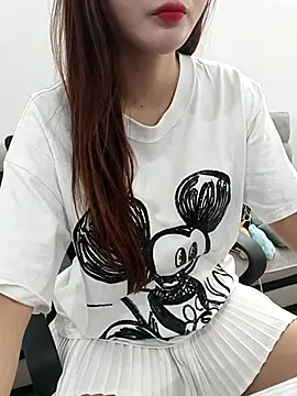 Snapshot of susu_baby chatting on 20, 4, 2026 susu baby online show from 20, 4, 2026