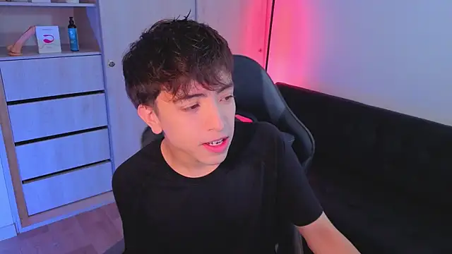 Snapshot of onlinenico chatting on 3, 10, 2025 onlinenico online show from 3, 10, 2025