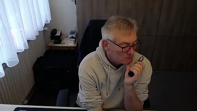 Snapshot of randyandy67 chatting on 18, 11, 2025 randyandy67 online show from 18, 11, 2025