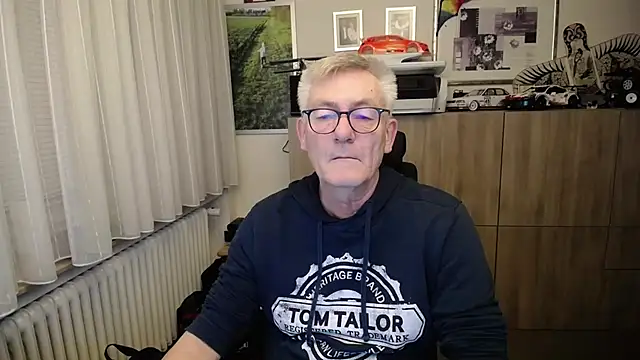 Snapshot of randyandy67 chatting on 27, 11, 2025 randyandy67 online show from 27, 11, 2025