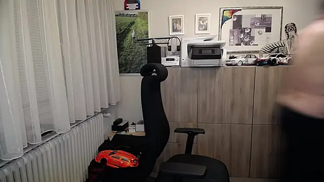 Snapshot of randyandy67 chatting on 28, 11, 2025 randyandy67 online show from 28, 11, 2025