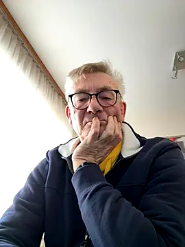 Snapshot of randyandy67 chatting on 4, 12, 2025 randyandy67 online show from 4, 12, 2025