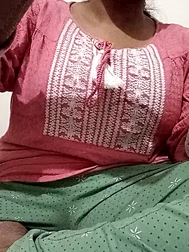 Snapshot of Tusha_001 chatting on 27, 11, 2025 Tusha 001 online show from 27, 11, 2025