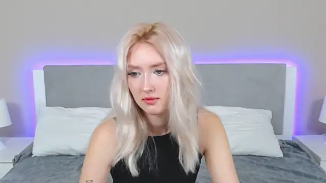 Snapshot of MarianeSun chatting on 18, 9, 2025 MarianeSun online show from 18, 9, 2025