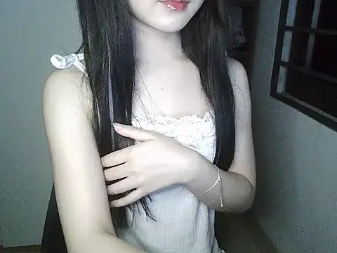 Snapshot of Annabelle-e chatting on 9, 10, 2025 Annabelle-e online show from 9, 10, 2025