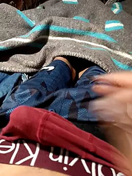 Snapshot of EMERKITHO_20_R chatting on 27, 10, 2025 EMERKITHO 20 R online show from 27, 10, 2025