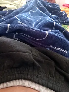 Snapshot of EMERKITHO_20_R chatting on 6, 11, 2025 EMERKITHO 20 R online show from 6, 11, 2025