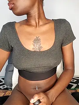 Snapshot of _Uphele chatting on 14, 9, 2025 Uphele online show from 14, 9, 2025