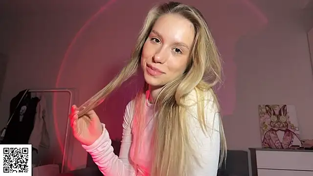 Snapshot of ElysiaXo chatting on 24, 10, 2025 ElysiaXo online show from 24, 10, 2025