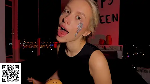 Snapshot of ElysiaXo chatting on 31, 10, 2025 ElysiaXo online show from 31, 10, 2025