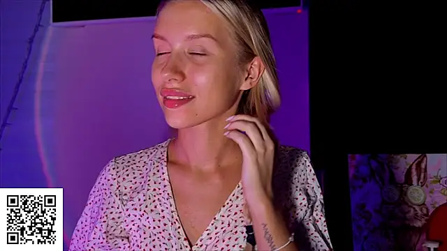 Snapshot of ElysiaXo chatting on 10, 11, 2025 ElysiaXo online show from 10, 11, 2025