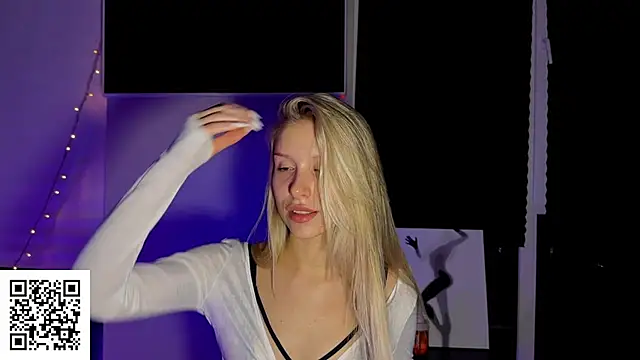 Snapshot of ElysiaXo chatting on 16, 11, 2025 ElysiaXo online show from 16, 11, 2025