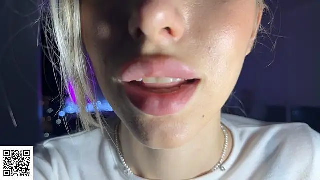 Snapshot of ElysiaXo chatting on 27, 11, 2025 ElysiaXo online show from 27, 11, 2025