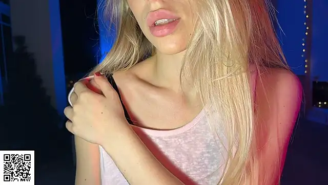 Snapshot of ElysiaXo chatting on 14, 12, 2025 ElysiaXo online show from 14, 12, 2025