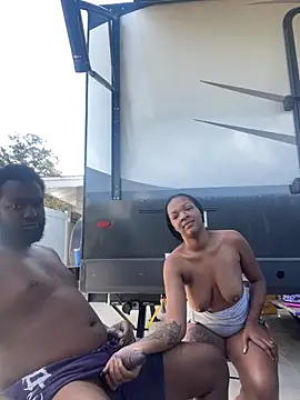 Snapshot of redd2wett chatting on 24, 11, 2025 redd2wett online show from 24, 11, 2025