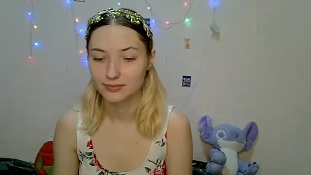  kikiclark   online show from 9, 9, 2025