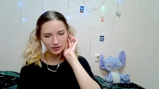  kikiclark   online show from 24, 9, 2025