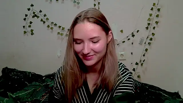  kikiclark   online show from 7, 11, 2025