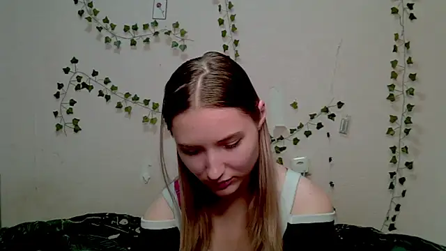  kikiclark   online show from 9, 11, 2025