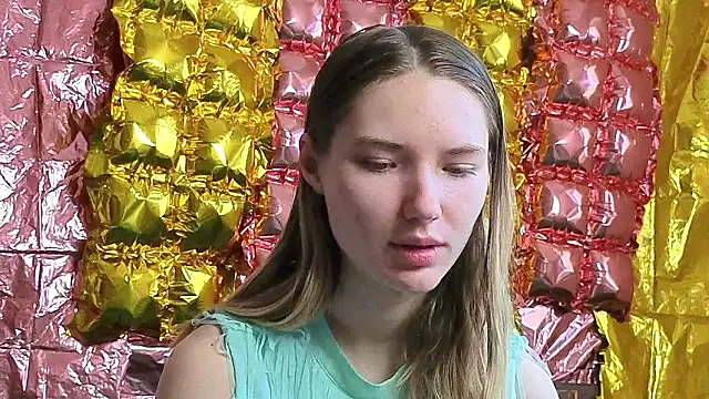  kikiclark   online show from 21, 3, 2026