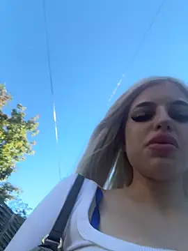 Steffi Snowbunny online show from 19, 9, 2025