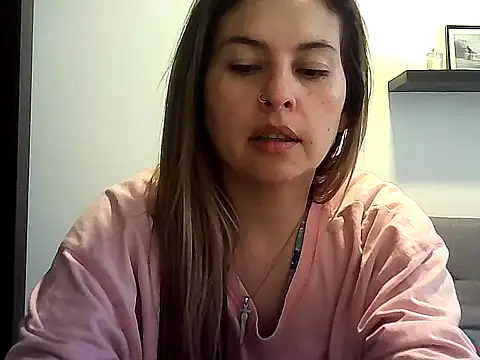 Snapshot of Valery__Rouse_ chatting on 23, 4, 2026 Valery Rouse online show from 23, 4, 2026