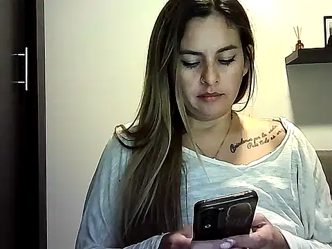 Snapshot of Valery__Rouse_ chatting on 7, 6, 2026 Valery Rouse online show from 7, 6, 2026