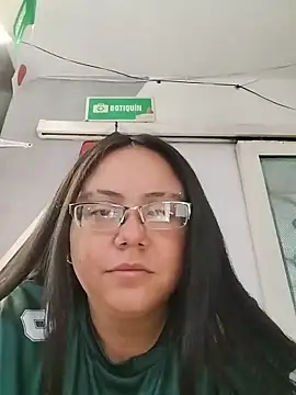 Snapshot of julieta_flores chatting on 17, 6, 2026 julieta flores online show from 17, 6, 2026