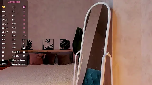 Snapshot of Lynn_Martin chatting on 13, 4, 2026 Lynn Martin online show from 13, 4, 2026