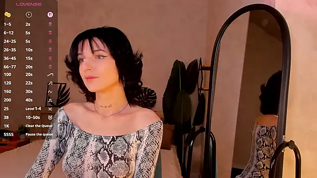 Snapshot of Lynn_Martin chatting on 19, 4, 2026 Lynn Martin online show from 19, 4, 2026