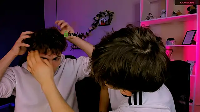 Snapshot of travis_wolf_ chatting on 18, 3, 2026 travis wolf online show from 18, 3, 2026