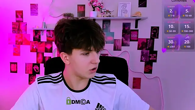 Snapshot of travis_wolf_ chatting on 26, 3, 2026 travis wolf online show from 26, 3, 2026