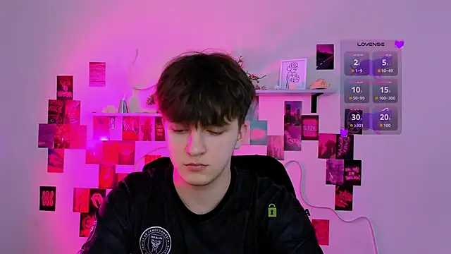 Snapshot of travis_wolf_ chatting on 31, 3, 2026 travis wolf online show from 31, 3, 2026