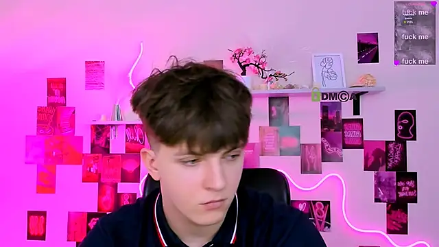 Snapshot of travis_wolf_ chatting on 8, 4, 2026 travis wolf online show from 8, 4, 2026