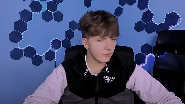 Snapshot of travis_wolf_ chatting on 17, 4, 2026 travis wolf online show from 17, 4, 2026