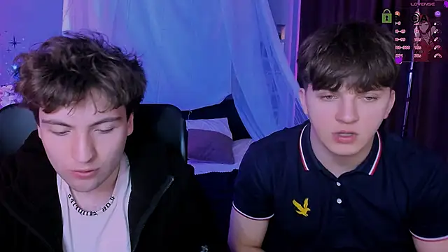 Snapshot of travis_wolf_ chatting on 23, 4, 2026 travis wolf online show from 23, 4, 2026