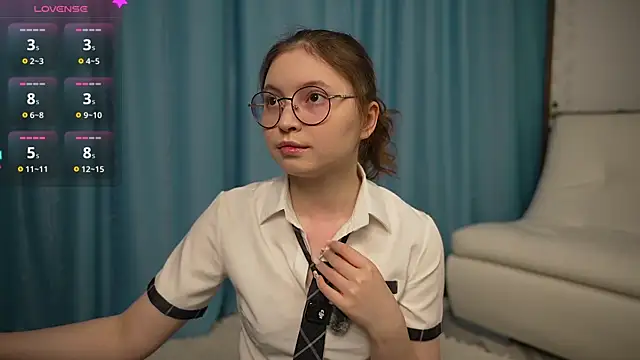 Snapshot of Ruminelle chatting on 10, 10, 2025 Ruminelle online show from 10, 10, 2025