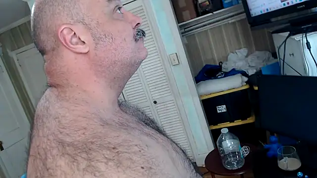 Snapshot of bullmusclejoe chatting on 5, 3, 2026 bullmusclejoe online show from 5, 3, 2026