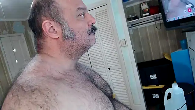 Snapshot of bullmusclejoe chatting on 19, 4, 2026 bullmusclejoe online show from 19, 4, 2026